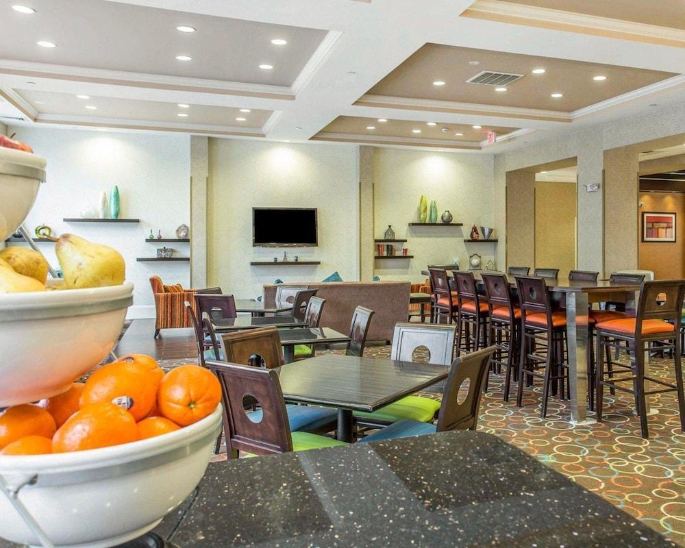 Comfort Suites Florence I-95 Buitenkant foto